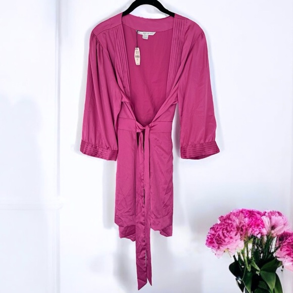 Victoria’s Secret pink silky robe size large NWT - Picture 1 of 2